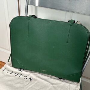 Flueron Medium Oak tote in Vert Forêt